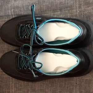 Size 11W Men's Shoes